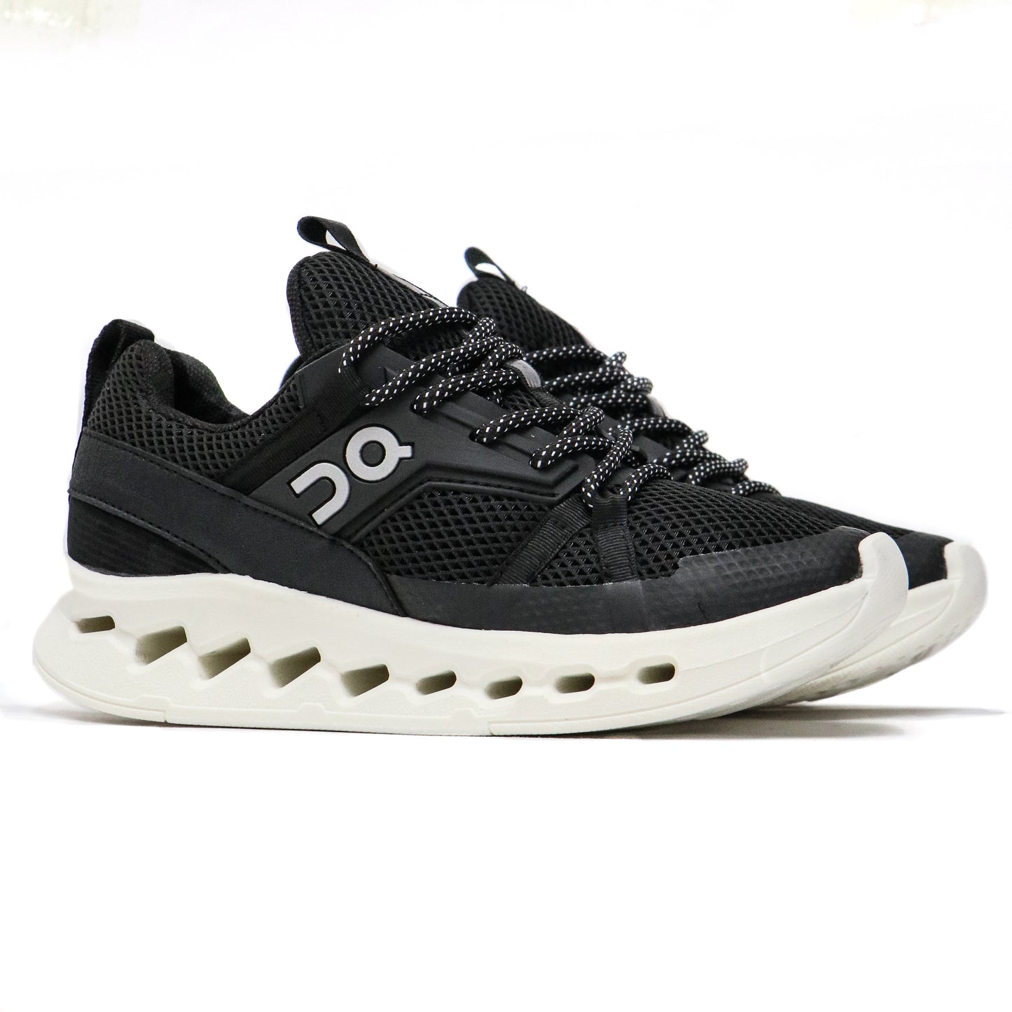 ON CLOUDSURFER NEGROS