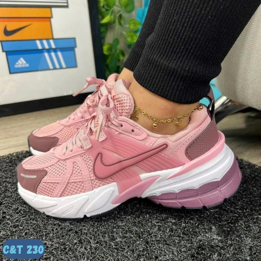 NIKE V2K RUN ROSA (C&T 230)