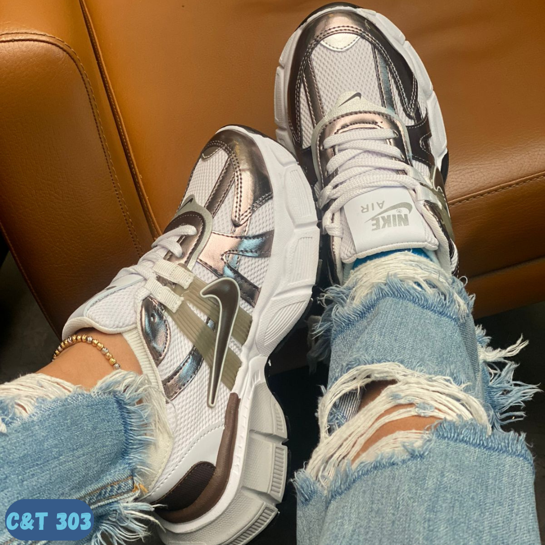 NIKE SPORTSWEAR BLANCO MOKA(C&T 303)
