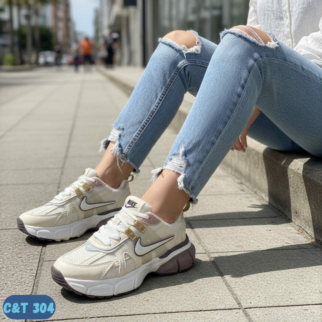 NIKE SPORTSWEAR BEIGE (C&T 304)