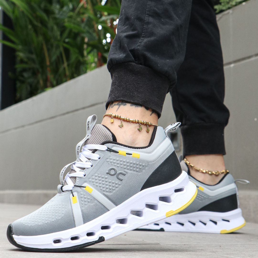 ON CLOUDSURFER 2 GRISES