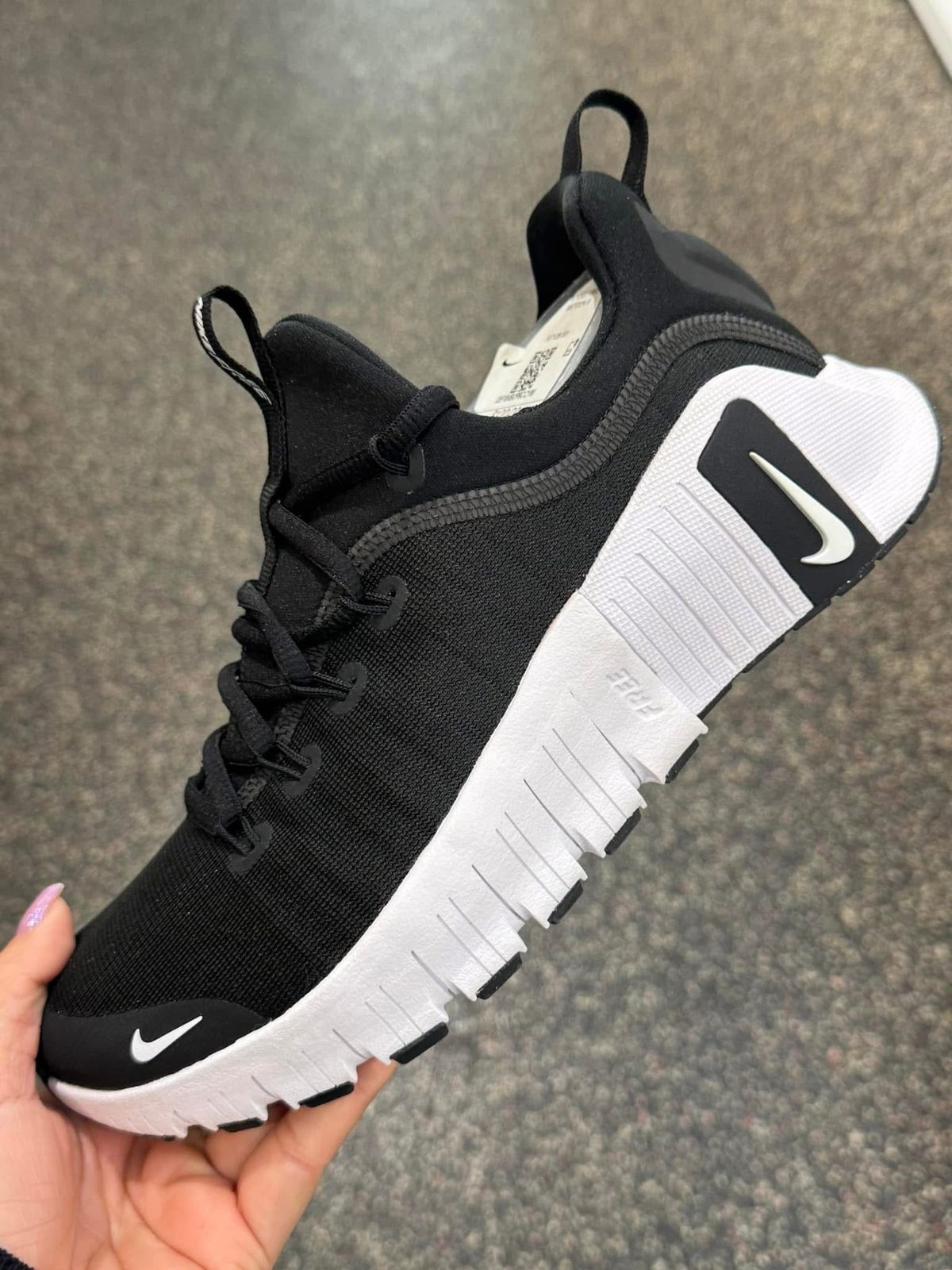 NIKE FREE